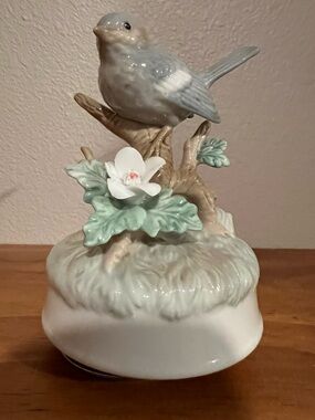 Otagiri Bluebird with White Ceramic Base with Metal Plate and Label music box